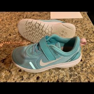 Girls Nike Flex Shoes